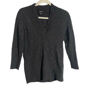 Lord & Taylor Women's Sz S 100% Cashmere Sweater V Neck Pullover Style Gray